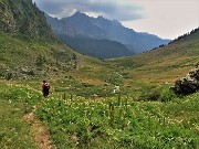 63 Scendiamo per la prima volta la valle del Monte Sasso sul sent. 258 